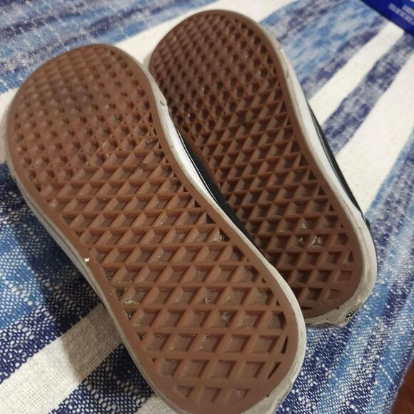 Vans Old Skool Shoe Black & White Size 9 with shoebox - Picture 3 of 8